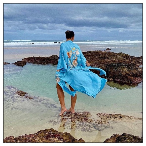 🌟SOLD🌟NWT Spell & The Gypsy Atrium Embroidered Maxi Robe Size M/L - Picture 3 of 7